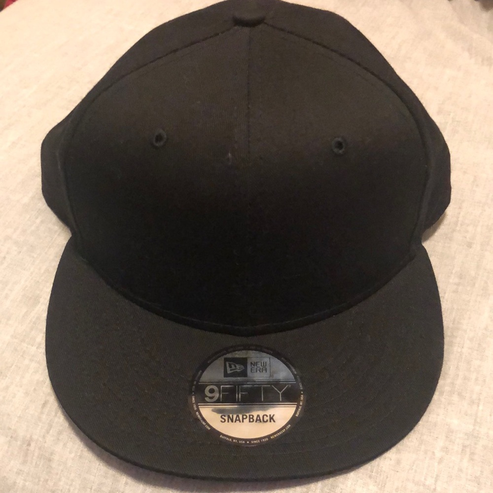 New Era 9Fifty SnapBack - Black - OS